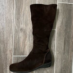 GUC La Canadienne Brown suede waterproof boots